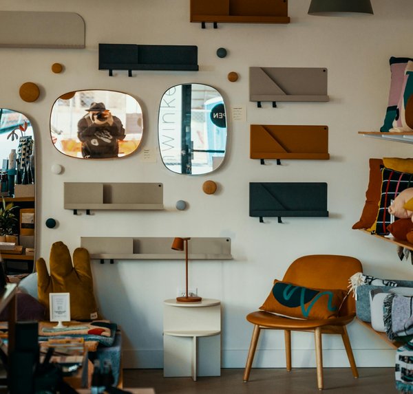 Hoe kun je een nostalgische sfeer creëren met retro decoratie?